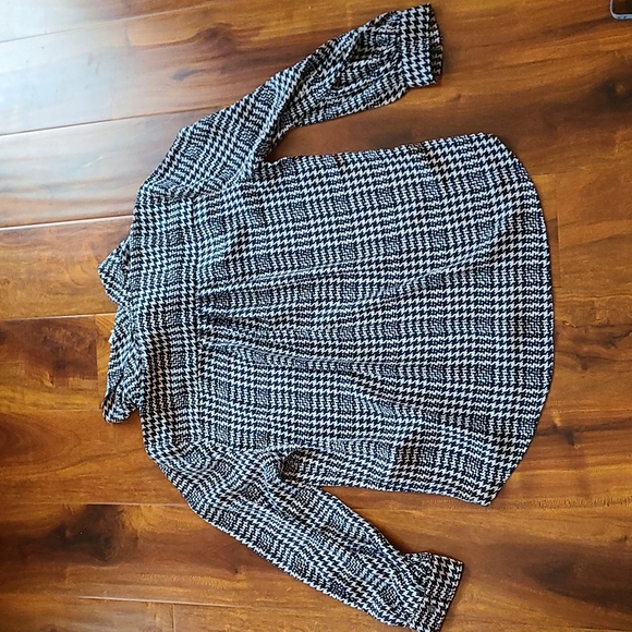 Banana Republic Tie Neck Houndstooth Print Blouse - Picture 10 of 12